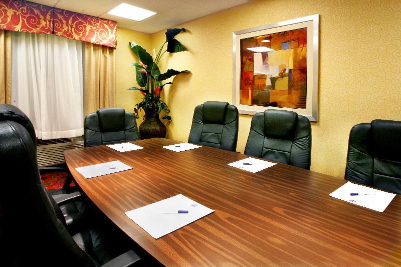 Holiday Inn Express Hotel & Suites Clewiston By Ihg Exterior foto